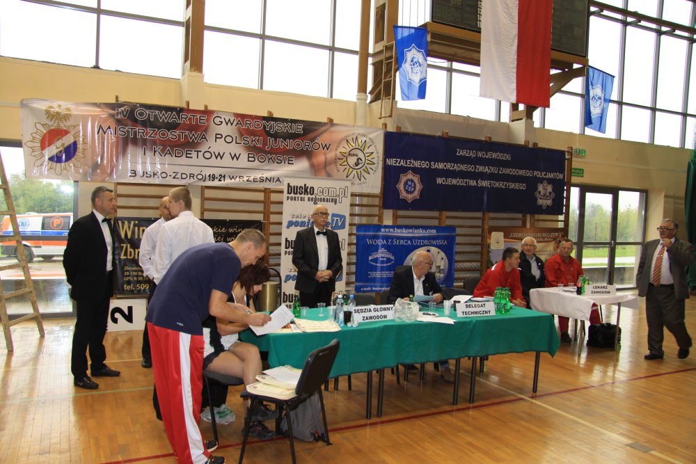 mt_gallery:Mistrzowski boks w buskiej hali PMOS