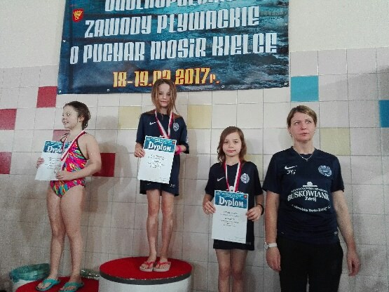 ZAWODNICY MUKS UNIA NA OGÓLNOPOLSKICH ZAWODACH PŁYWACKICH O PUCHAR MOSiR KIELCE