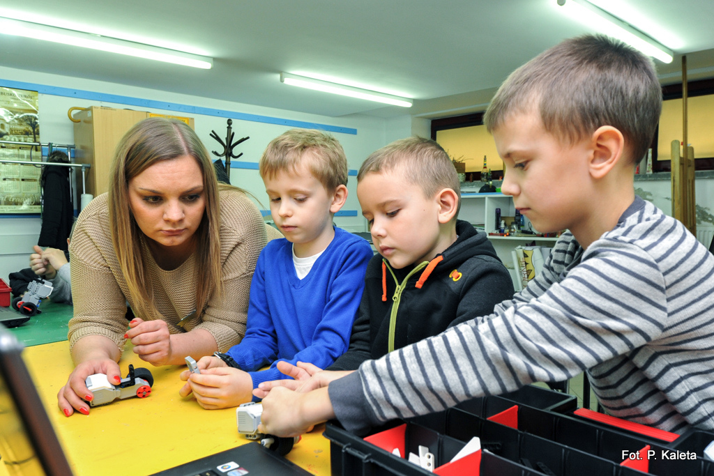 Ferie z Kulturą - warsztaty robotyki i programowania w BSCK