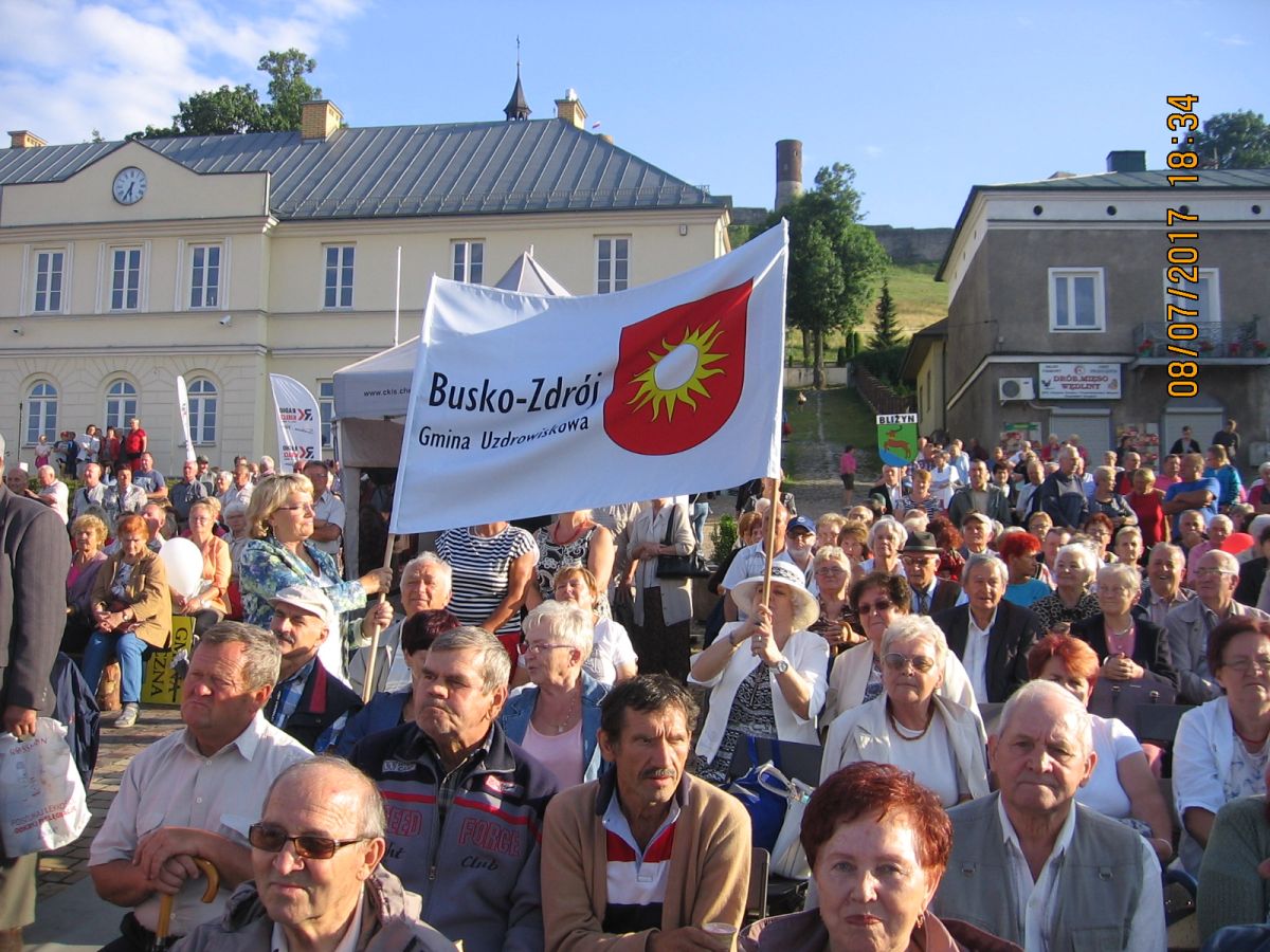 Buscy seniorzy w Chęcinach 