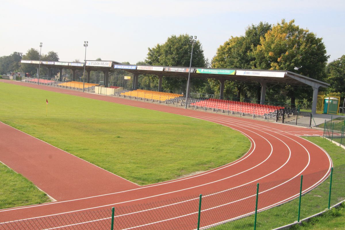 Remont miejskiego stadionu.