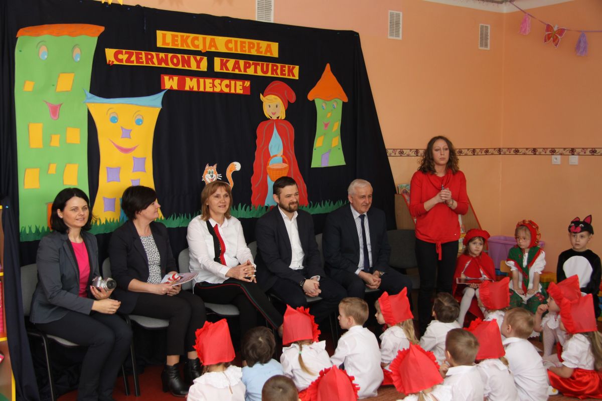 mt_gallery:Czerwony Kapturek uczył przedszkolaki