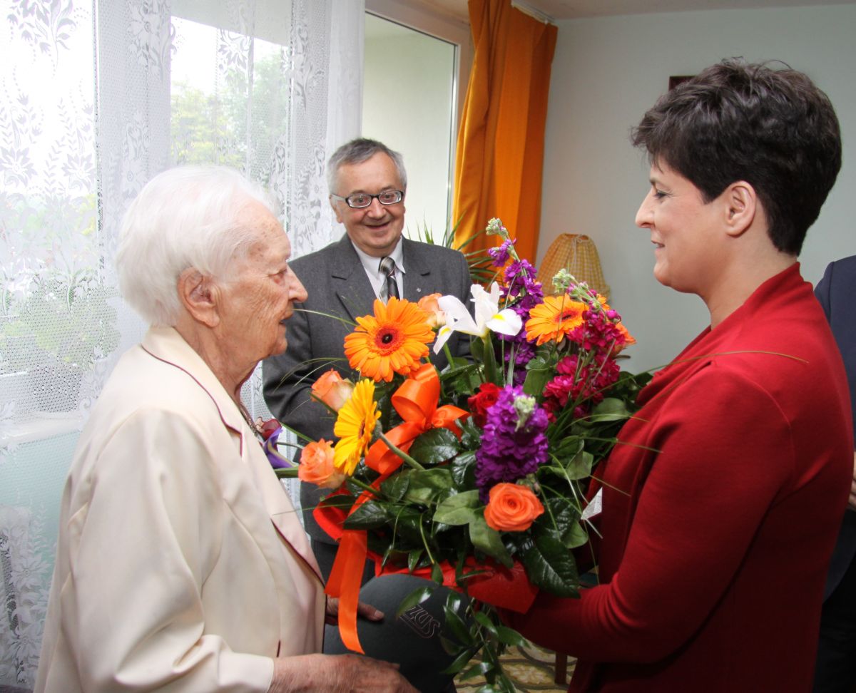 100 lat dla pni Feliksy