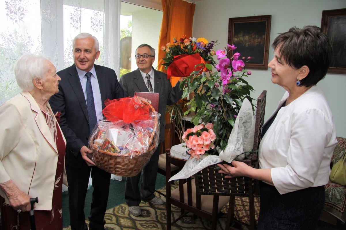 100 lat dla pni Feliksy