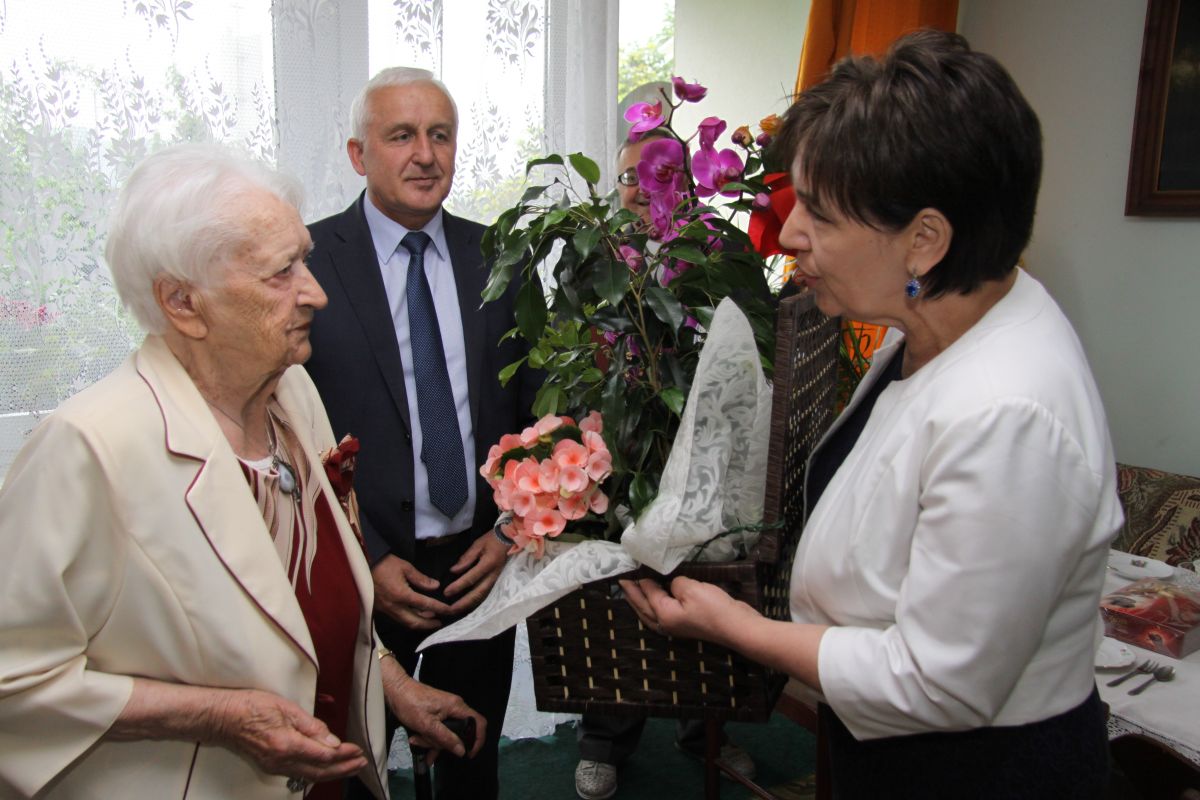 100 lat dla pni Feliksy