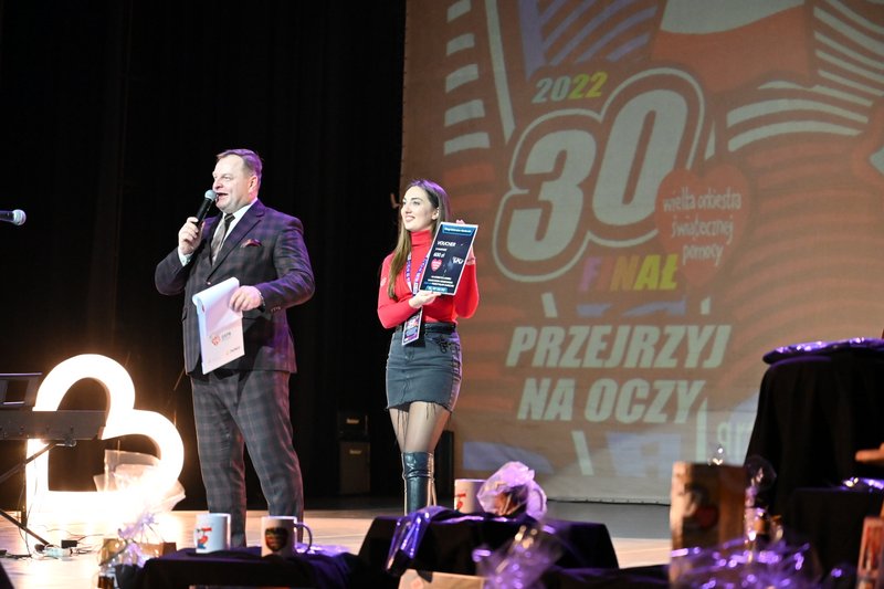 Na scenie BSCK  trwa prezentacja i licytacja fantów na WOŚP