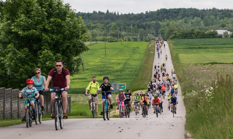 Na zdjęciu uczestnicy rajdu rowerowego