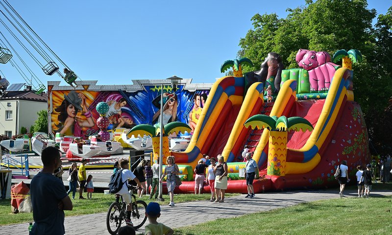 lunapark z okazji dnia dziecka w Busku-Zdroju