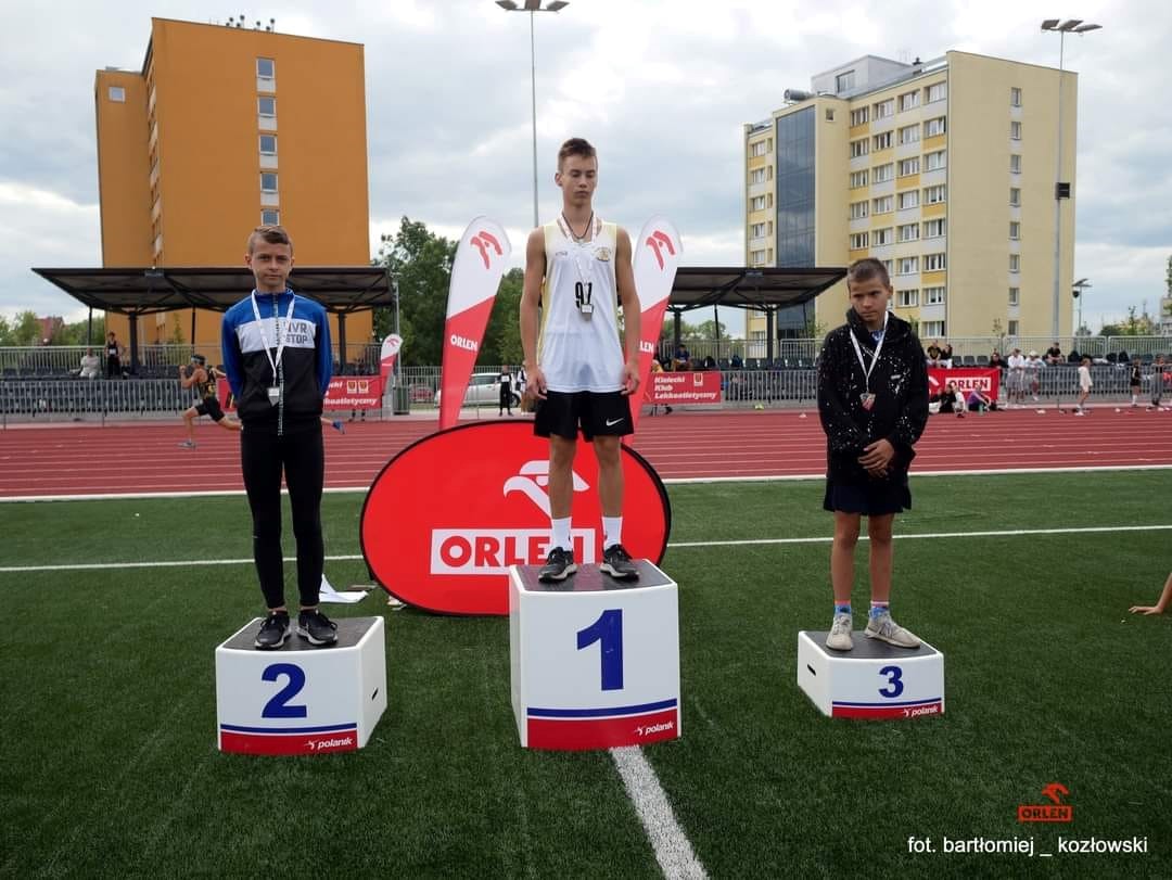 zawodnicy Słoneczka podczas zawodów młodzików w Kielcach