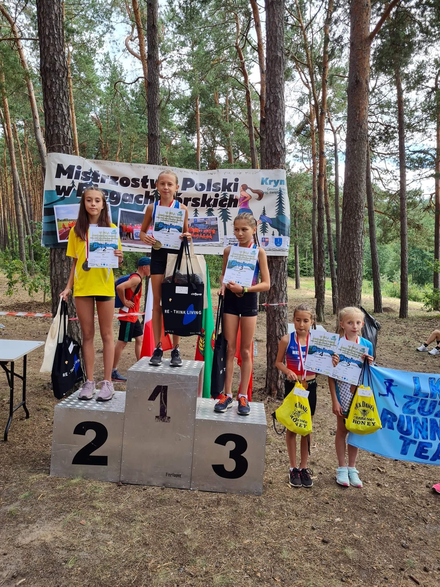 zawodnicy Słoneczka podczas zawodów młodzików w Kielcach