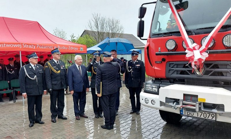 przekazanie samochodu strażackiego dla OSP Widuchowa