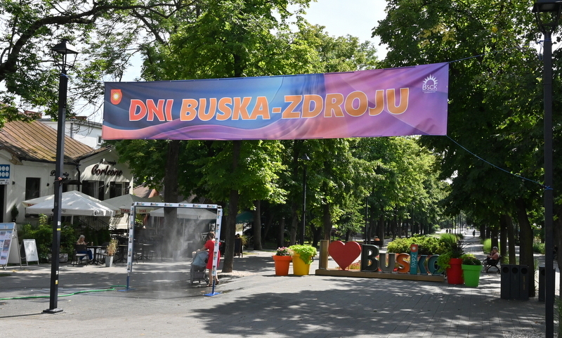 baner z napisem Dni Buska