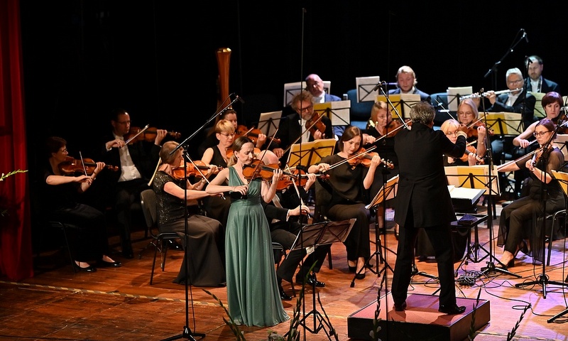muzycy podczas koncertu Błękitna Rapsodia