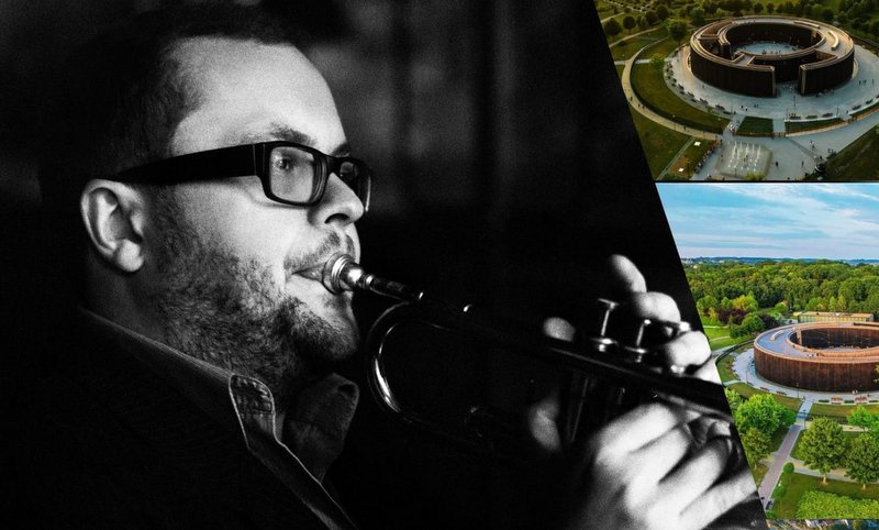 grafika promująca koncert, czarno-białe zdjęcie artysty
