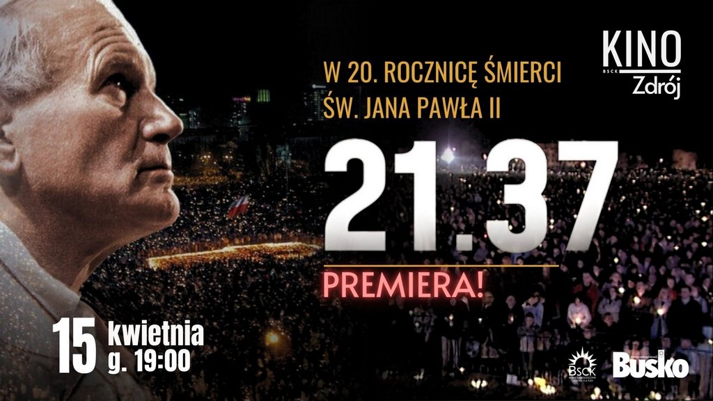grafika promująca film, fotografia papieża Jana Pawła II, w tle widok wiernych ze zniczami