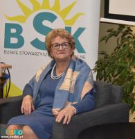 Pani-Maria-Mazur-siedzi-w-fotelu