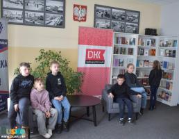 Dzieci w czytelni