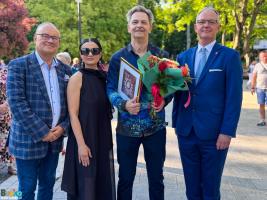 Odsłonięcie Festiwalowego Słoneczka Jacka Rogali