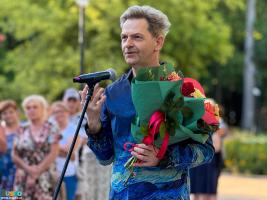 Odsłonięcie Festiwalowego Słoneczka Jacka Rogali