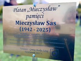  Tablica pamiątkowa ku pamięci śp. Mieczysława Sasa