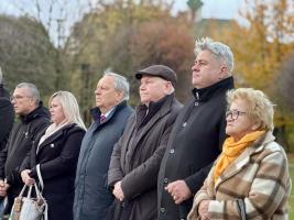 Uroczyste posadzenie platana ku pamięci śp. Mieczysława Sasa