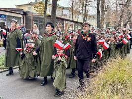 harcerze podczas przemarszu