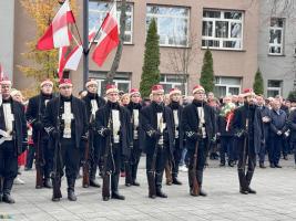 uczestnicy obchodów 11 listopada 