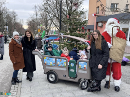 dzieci-ze-obka-trzy-panie-i-mikoajem-