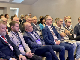 uczestnicy konferencji prelekcji