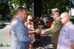 Wręczanie okolicznościowych medali przez radnego Bogdana Błaszczyka
