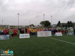 Na zdjęciu widoczne są drużyny podczas ceremonii otwarcia