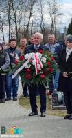 Zdjęcie przedstawia obchody w Dobrowodzie upamiętniające polskich bohaterów II wojny światowej