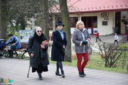 Uczestnicy Marszu Katyńskiego obok BSCK