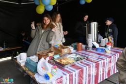 Na zdjęciu stoiska kiermaszowe 