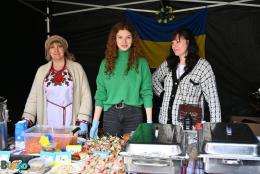 Na zdjęciu stoiska kiermaszowe 