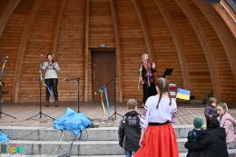 Publiczność Ukraińscy artyści podczas występów  muszli koncertowej