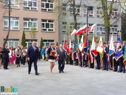 Delegacje składają wiązanki pod pomnikiem Kościuszki