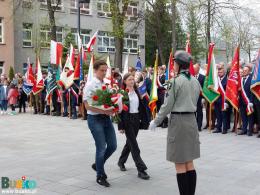 Delegacje składają wiązanki pod pomnikiem Kościuszki