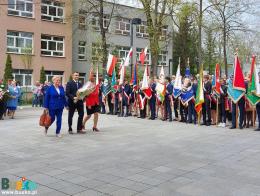 Delegacje składają wiązanki pod pomnikiem Kościuszki