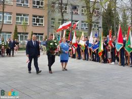 Delegacje składają wiązanki pod pomnikiem Kościuszki