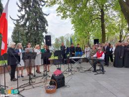 Występy artystyczne na placu przed pomnikiem Tadeusza Kościuszki