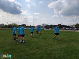 Na zdjęciu widoczna jest drużyna BOSIR w trakcie rozgrzewki 