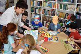 Przedszkolaki Papużki biorą udział w lekcjach bibliotecznych