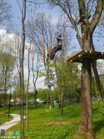 Park linowy Małpi Gaj w Busku-Zdroju - na zdjęciu jedna z przeszkód