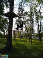 Park linowy Małpi Gaj w Busku-Zdroju - na zdjęciu jedna z przeszkód