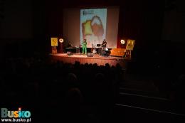 Trwa koncert laureatów. Na scenie dwoje muzyków