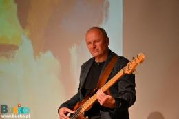 Trwa koncert laureatów. Na scenie gitarzysta