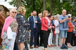 Burmistrz Michal Maroński wsród uczestników uroczystości