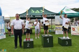 Ceremonia wręczenia nagród dla najmłodszych uczestników biegu 