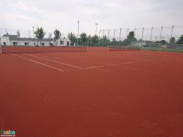 Na zdjęciu widoczne są korty na Stadionie Miejskim po renowacji 